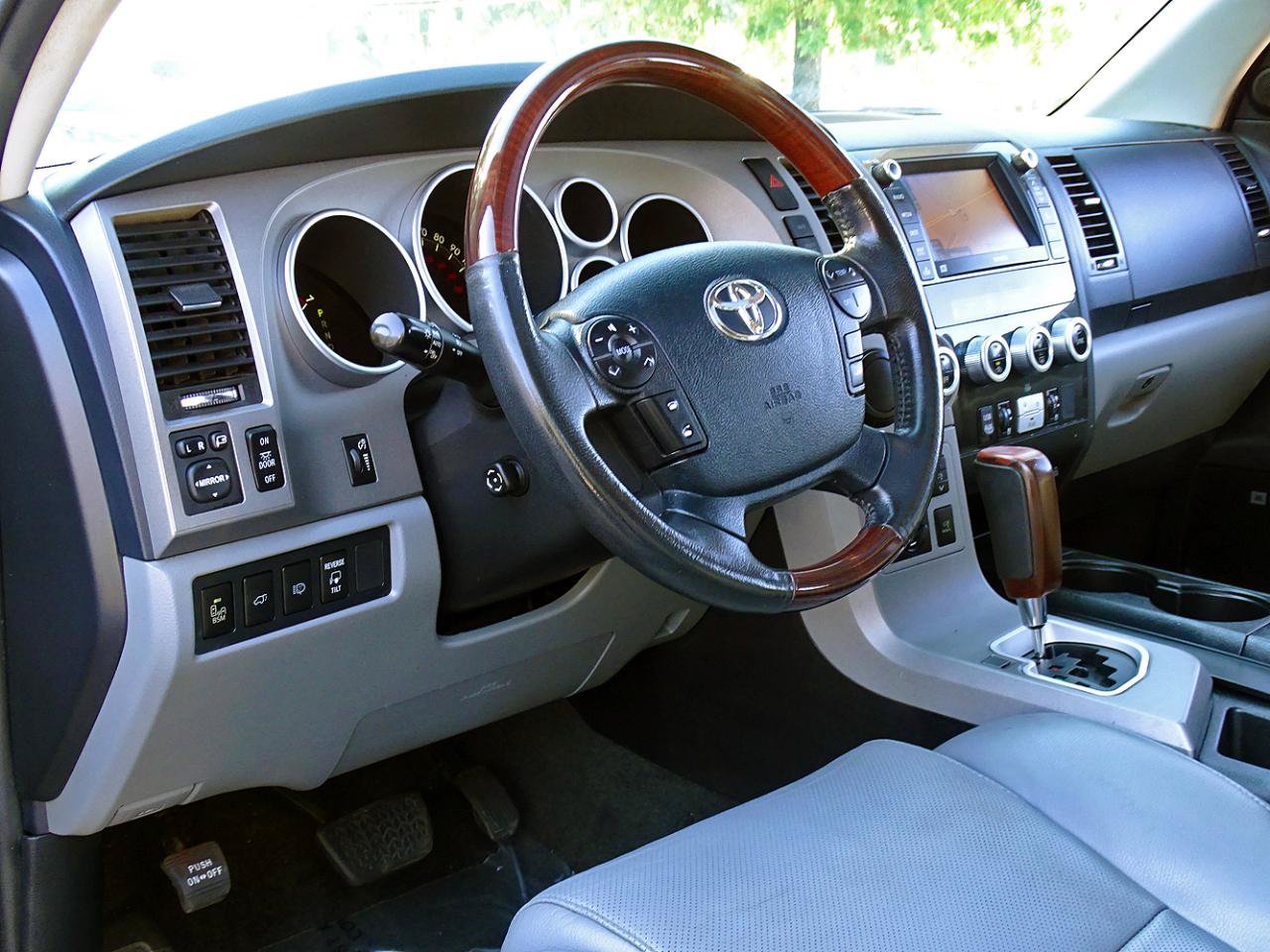 Used 2013 Toyota Sequoia Platinum RWD image 12