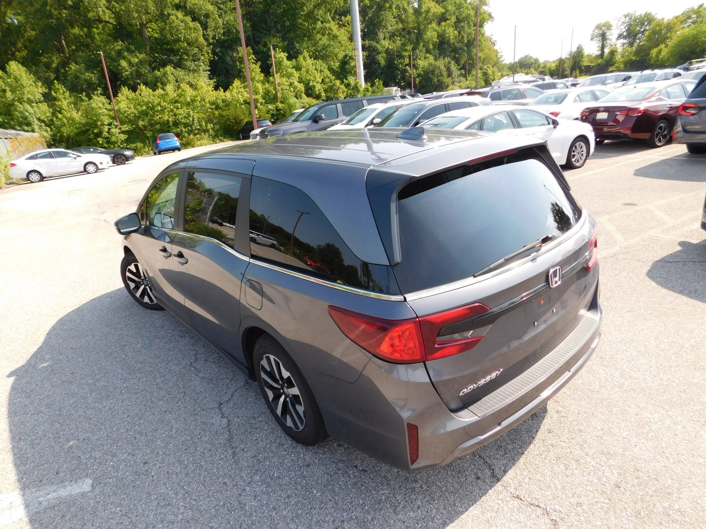 Used 2025 Honda Odyssey EX-L image 7