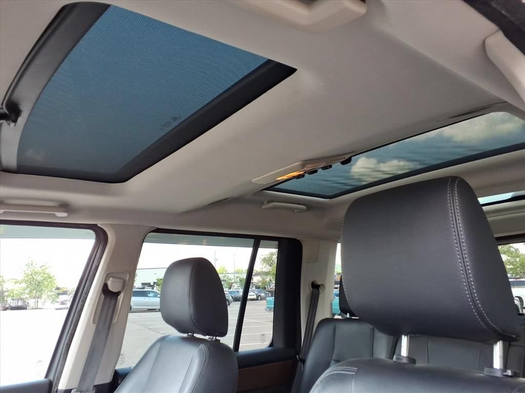 Used 2016 Land Rover LR4 HSE AWD/4WD image 13