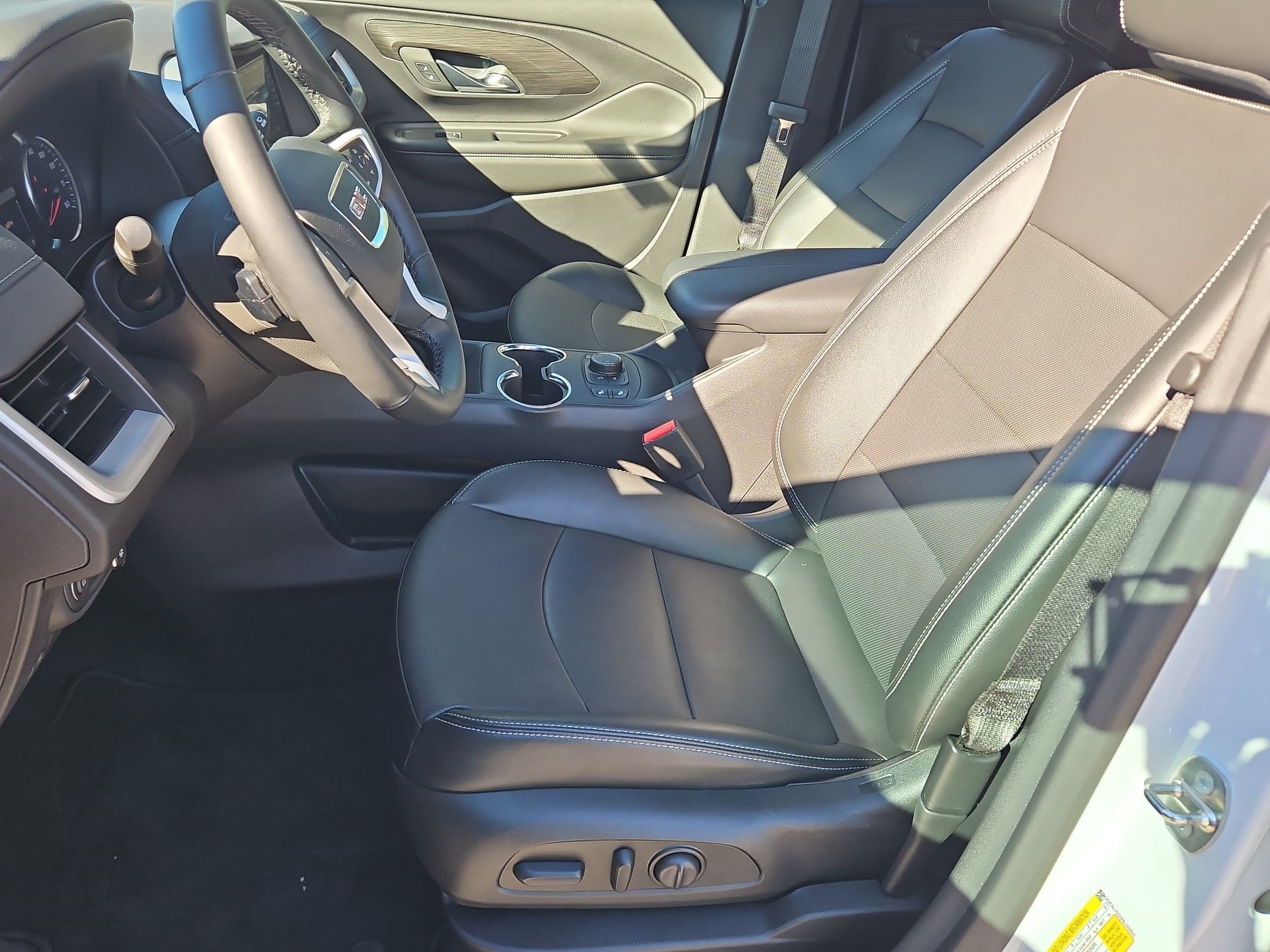 Used 2024 GMC Terrain SLT w/ Elevation Edition AWD/4WD image 24