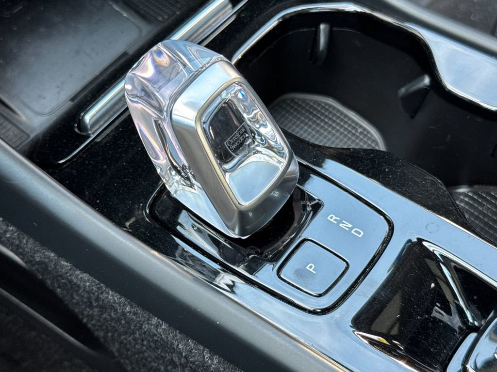 Certified 2023 Volvo XC40 B5 Ultimate AWD/4WD image 21