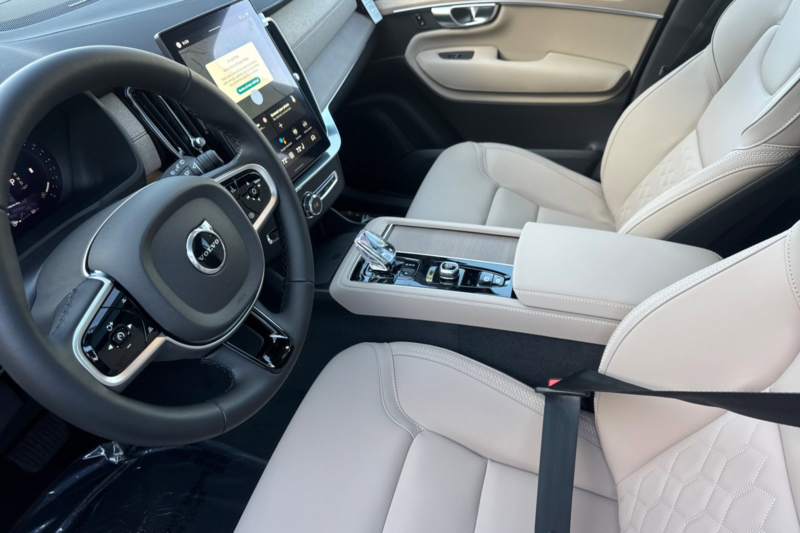 New 2026 Volvo XC90 B6 Plus image 8