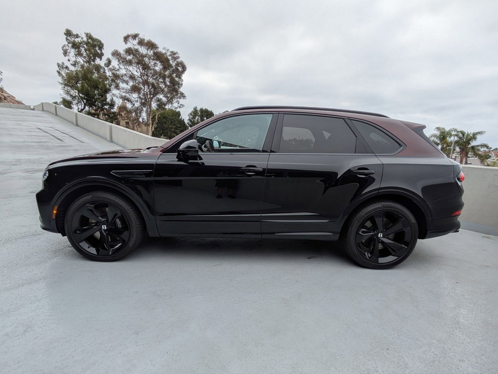 Certified 2025 Bentley Bentayga image 6