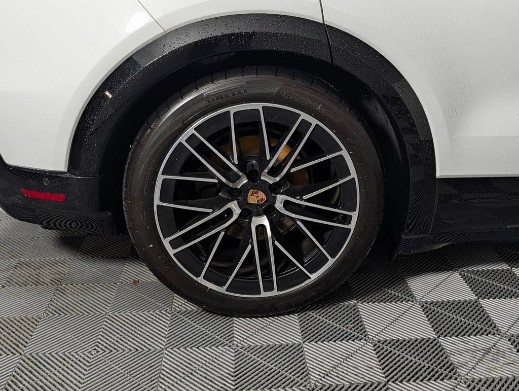 New 2026 Porsche Cayenne Electric AWD/4WD image 18