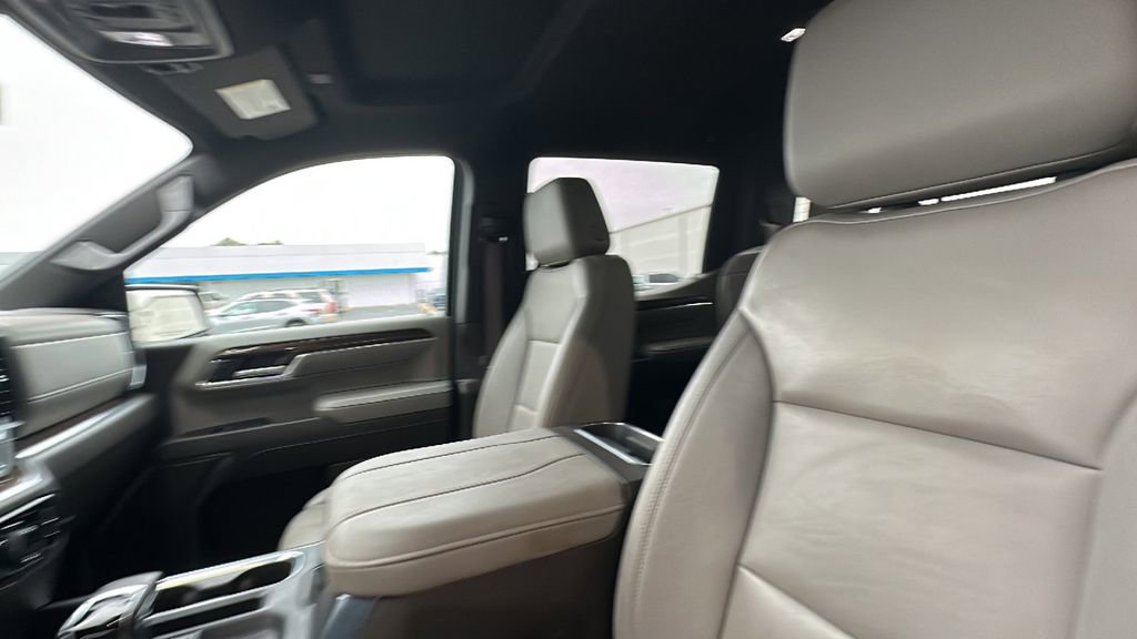 Used 2024 Chevrolet Silverado 1500 LT image 12