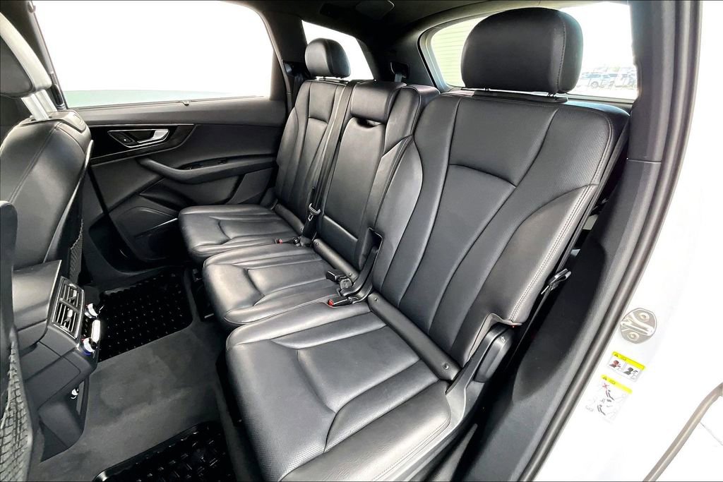 Used 2018 Audi Q7 3.0T Prestige w/ Prestige Package image 32