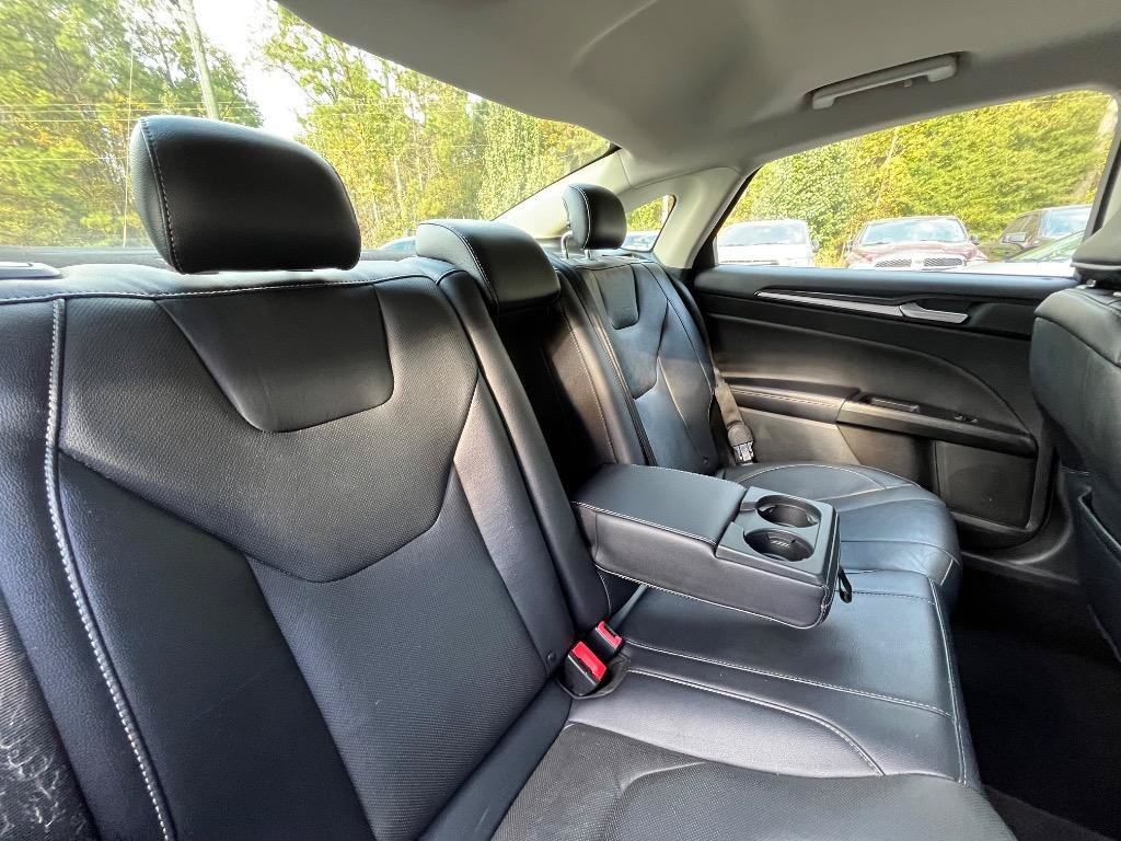 Used 2019 Ford Fusion Titanium AWD/4WD image 32
