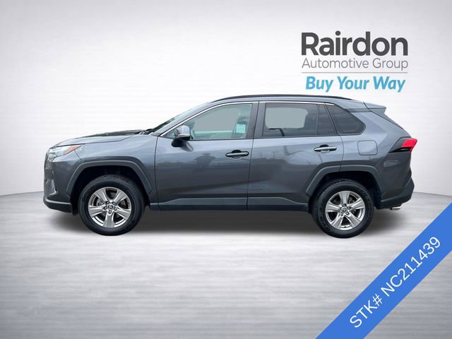 Used 2022 Toyota RAV4 XLE w/ Convenience Package FWD image 4