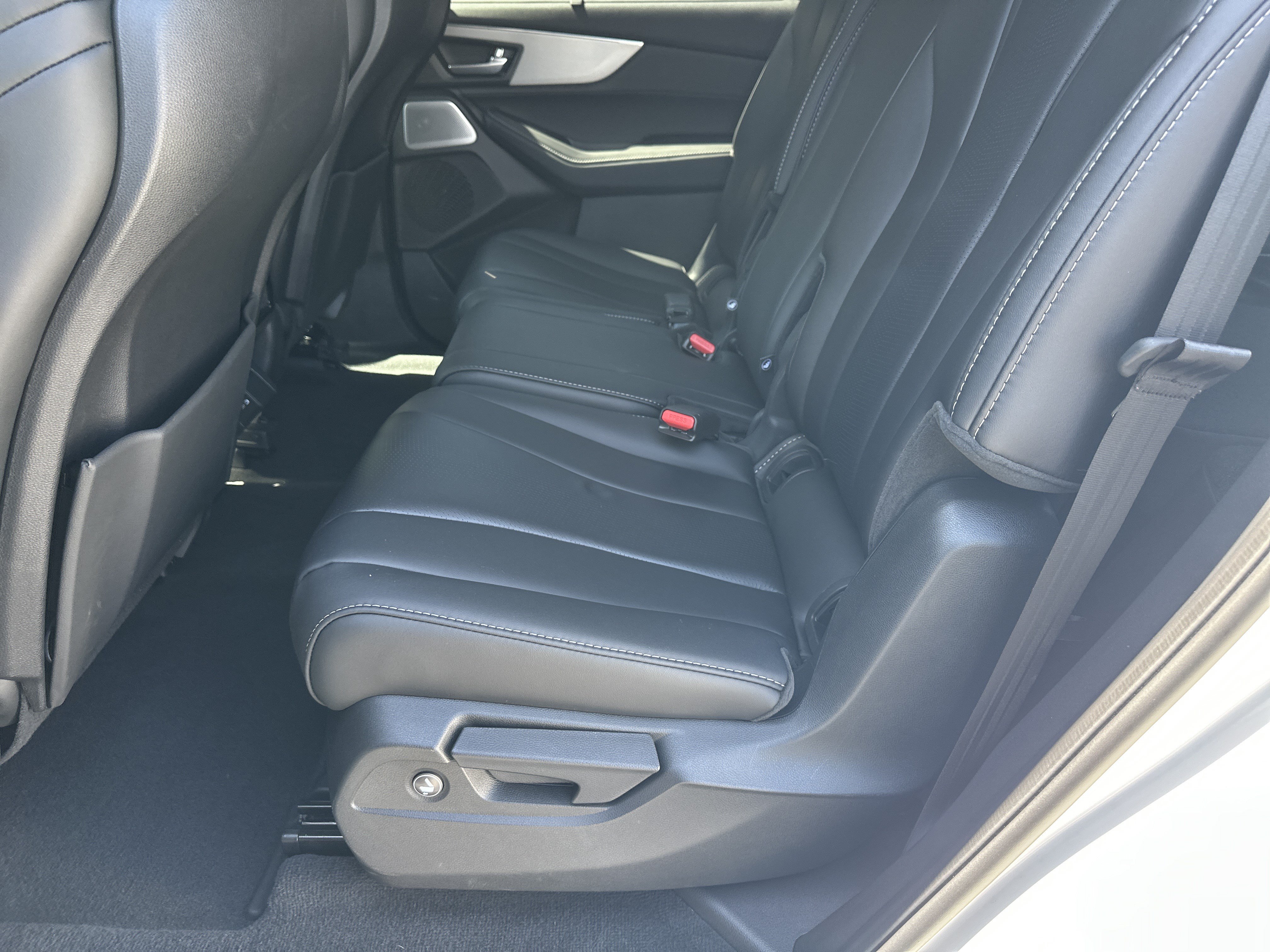 Certified 2026 Acura MDX w/ Technology Package FWD image 24