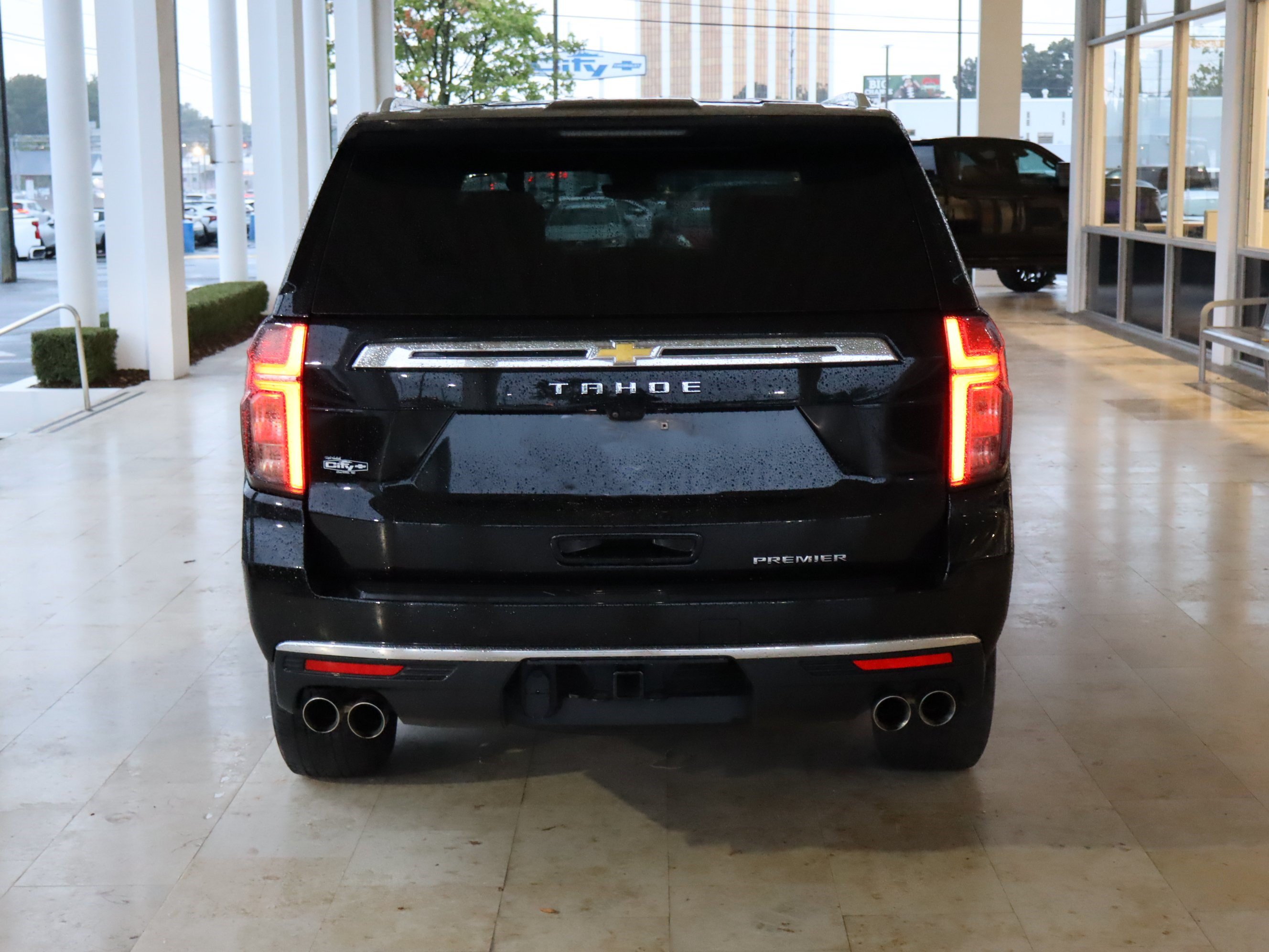 Used 2024 Chevrolet Tahoe Premier AWD/4WD image 9