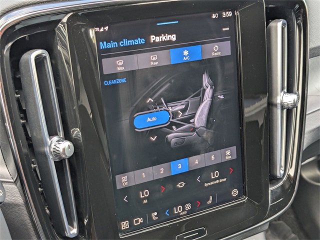 Used 2023 Volvo XC40 Recharge Ultimate image 21