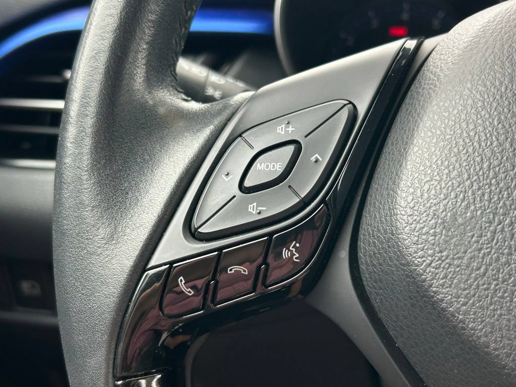 Used 2021 Toyota C-HR XLE FWD image 23