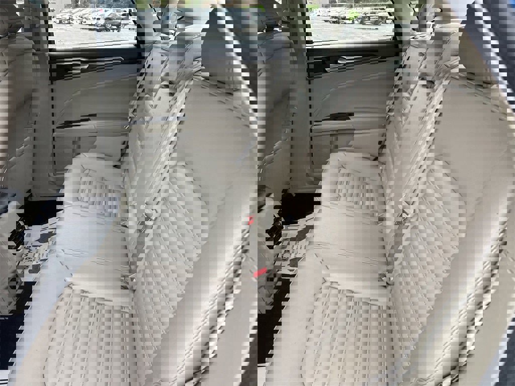 Used 2019 Ford Fusion SEL image 23