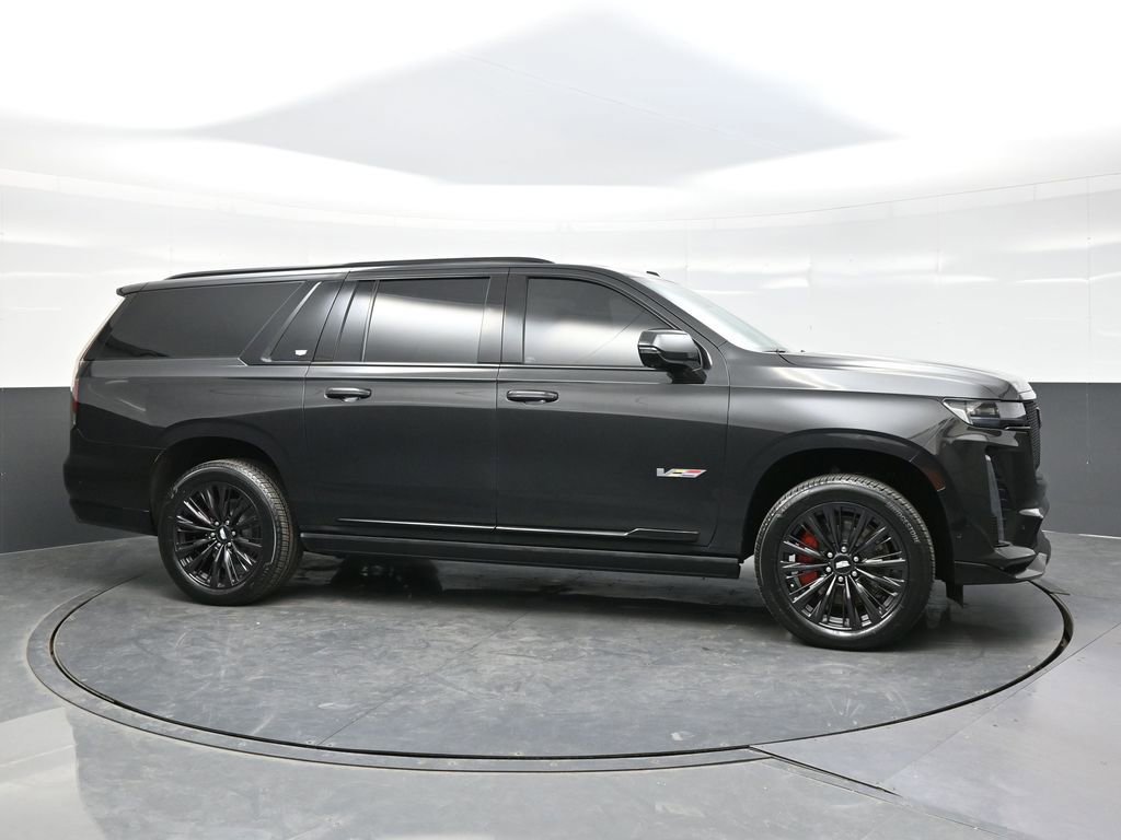 Certified 2024 Cadillac Escalade ESV V w/ LPO, ONYX Package AWD/4WD image 8