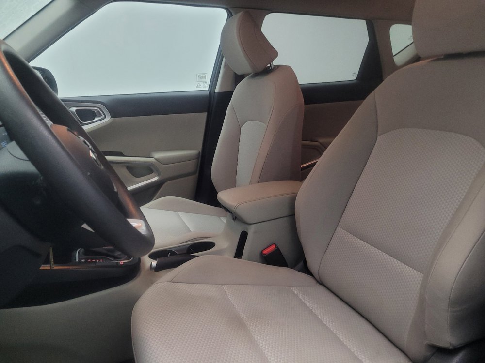 Used 2020 Kia Soul LX FWD image 17