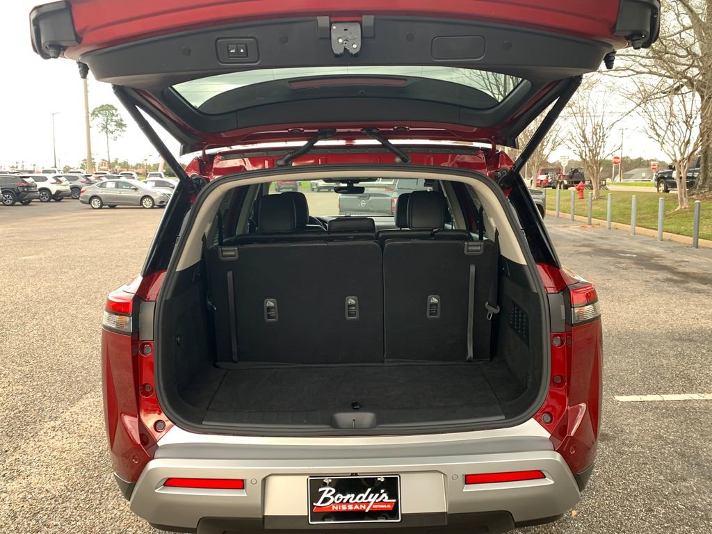 Used 2025 Nissan Pathfinder SL image 7