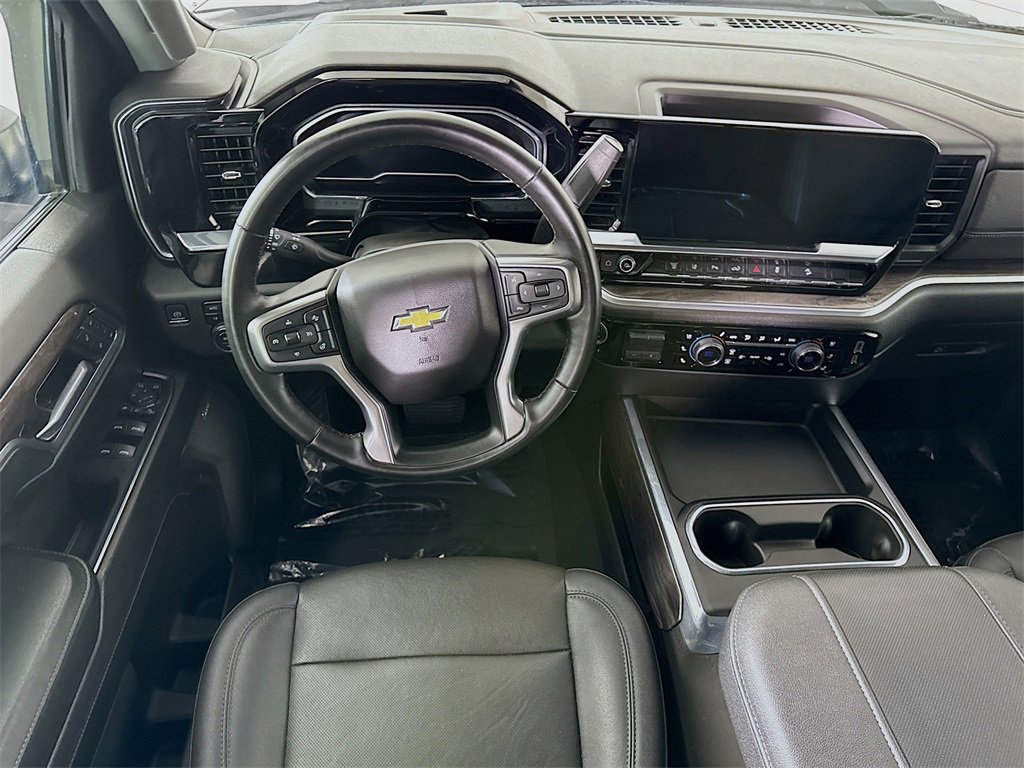 Used 2024 Chevrolet Silverado 2500 LTZ w/ LTZ Convenience Package image 3