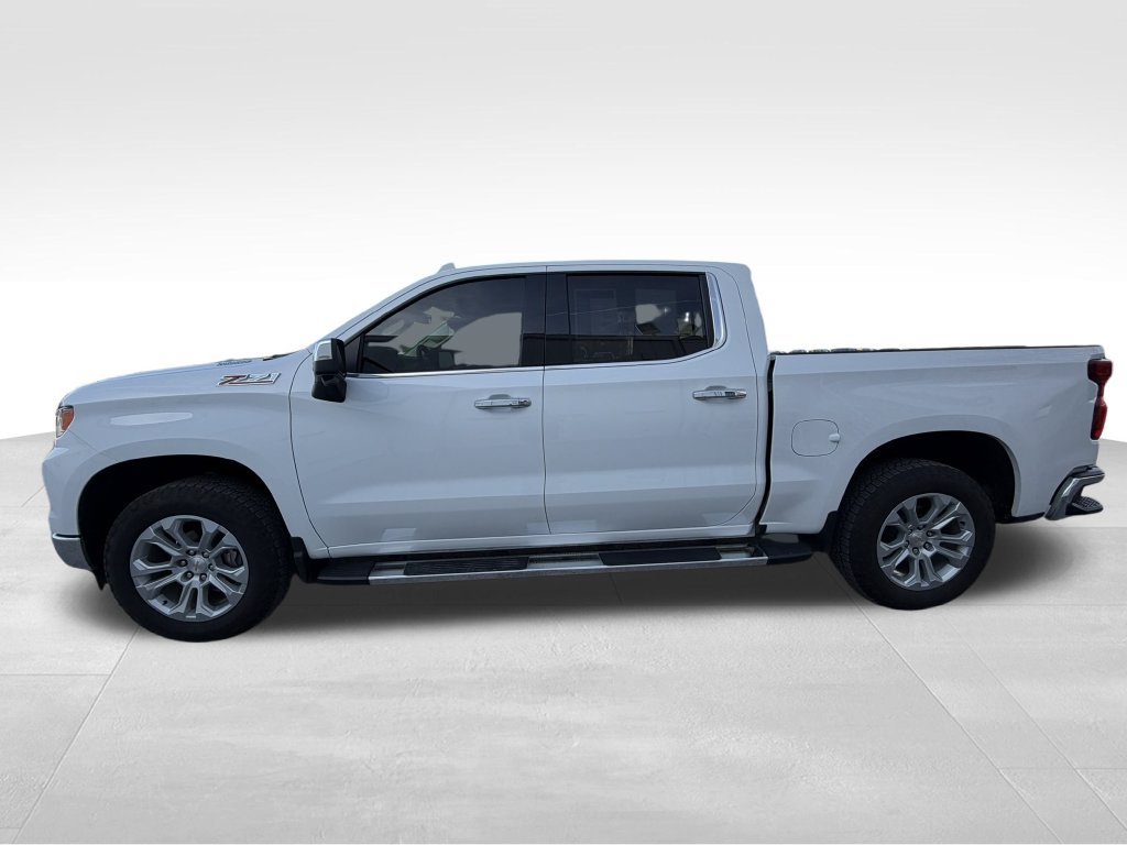 Used 2025 Chevrolet Silverado 1500 LTZ AWD/4WD image 3