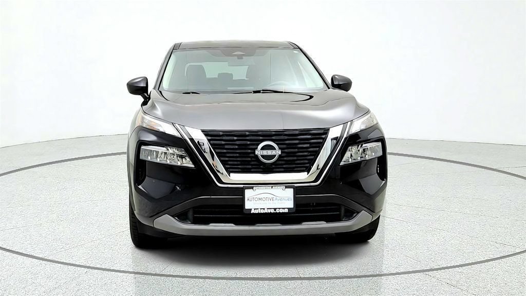 Used 2023 Nissan Rogue SV AWD/4WD image 2