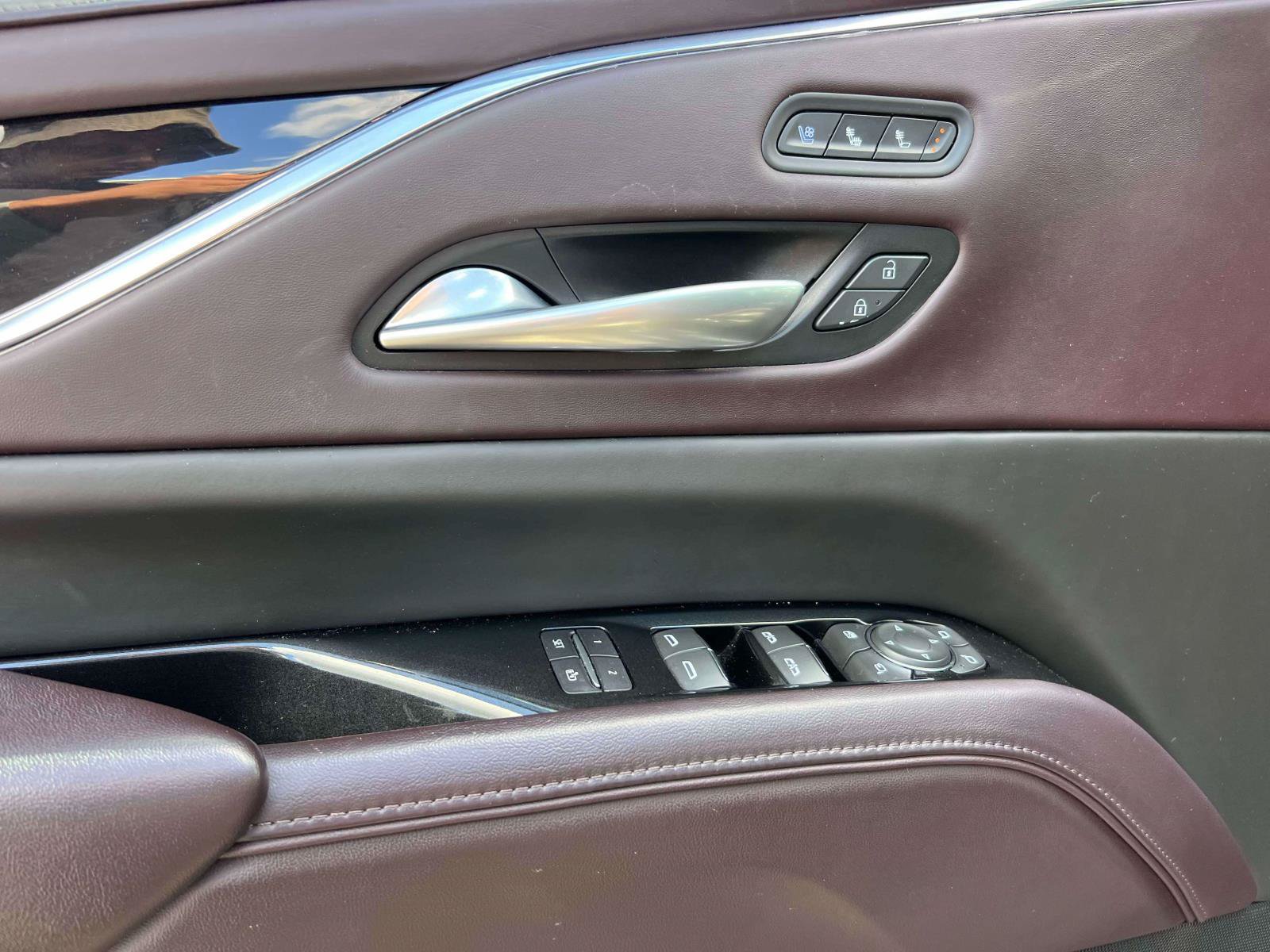 Certified 2023 Cadillac Escalade ESV Sport Platinum AWD/4WD image 15