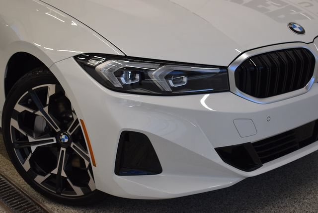 New 2026 BMW 330i xDrive Sedan w/ Premium Package AWD/4WD image 30