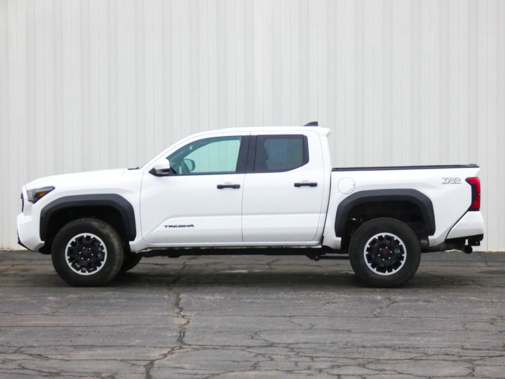 Used 2025 Toyota Tacoma TRD Off-Road image 33