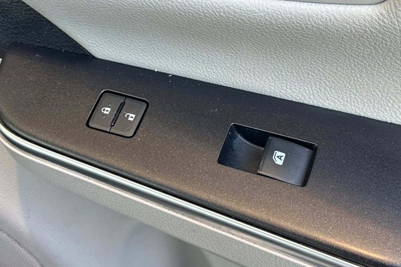 Used 2016 Toyota Camry SE image 21