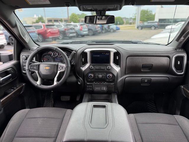 Used 2022 Chevrolet Silverado 2500 LT w/ Convenience Package AWD/4WD image 2