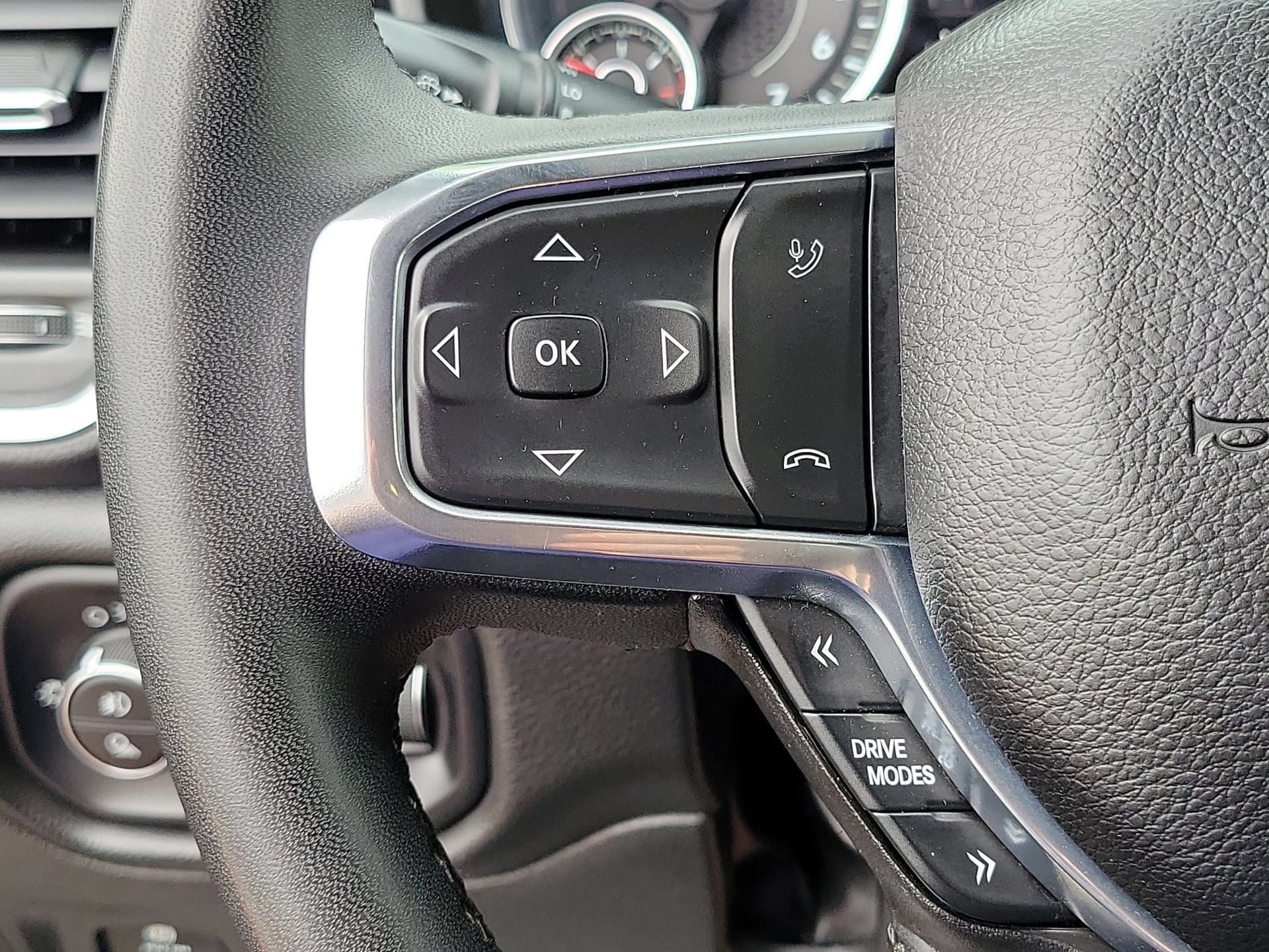 Certified 2025 RAM 1500 Laramie AWD/4WD image 9
