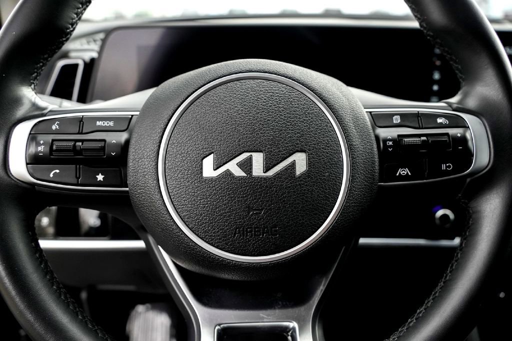 Used 2023 Kia Sportage EX image 16