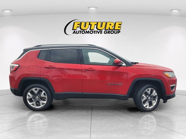 Used 2019 Jeep Compass Limited w/ Advanced Safety Group AWD/4WD image 3