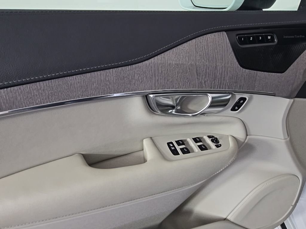Used 2022 Volvo XC90 T8 Inscription w/ Advanced Package image 23