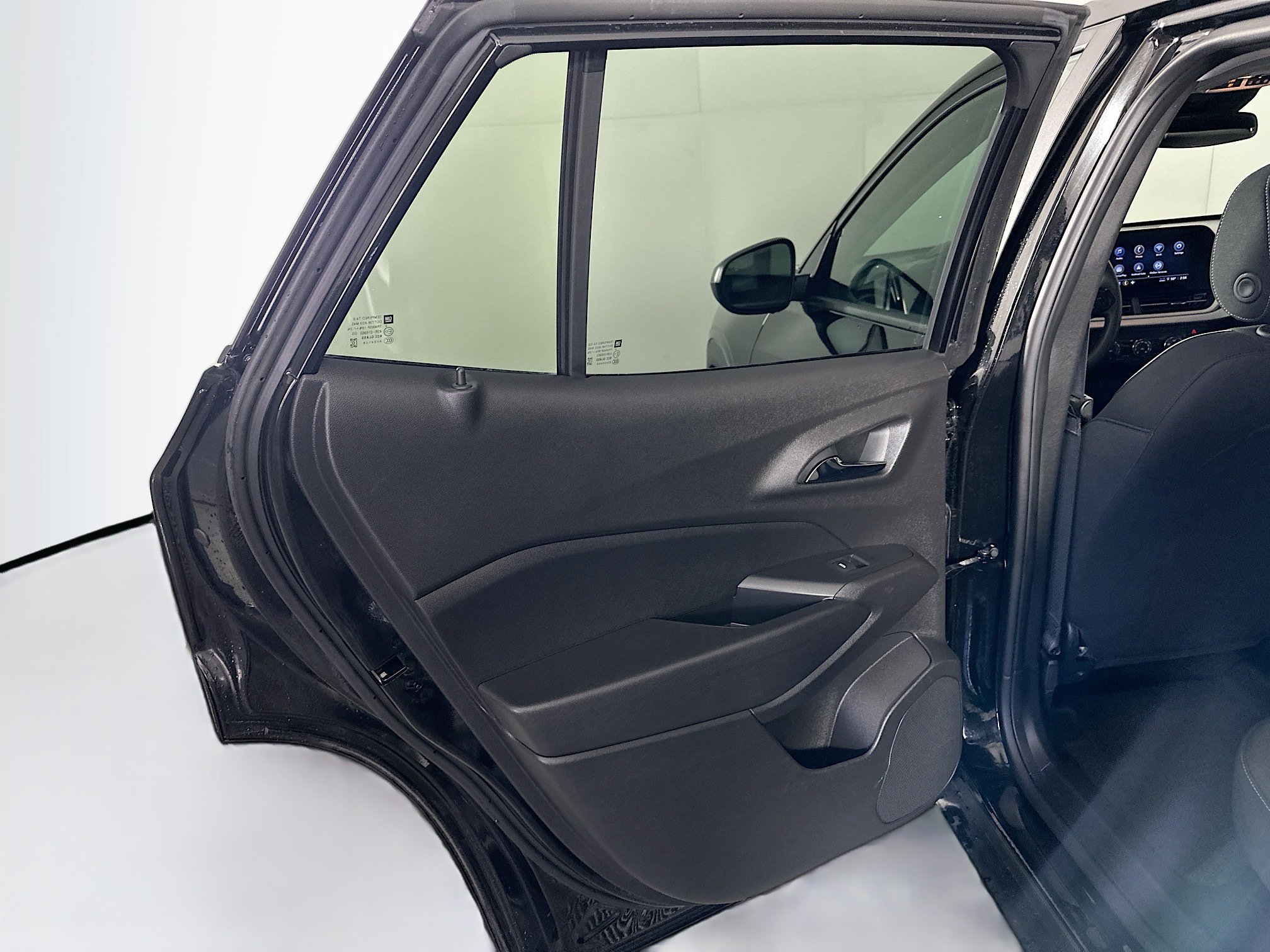 Used 2025 Chevrolet Trax LS w/ Driver Confidence Package image 25