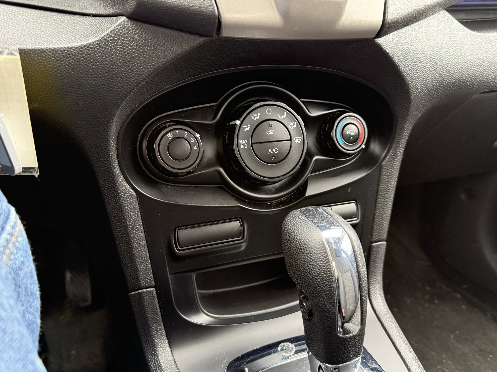 Used 2012 Ford Fiesta SE image 20