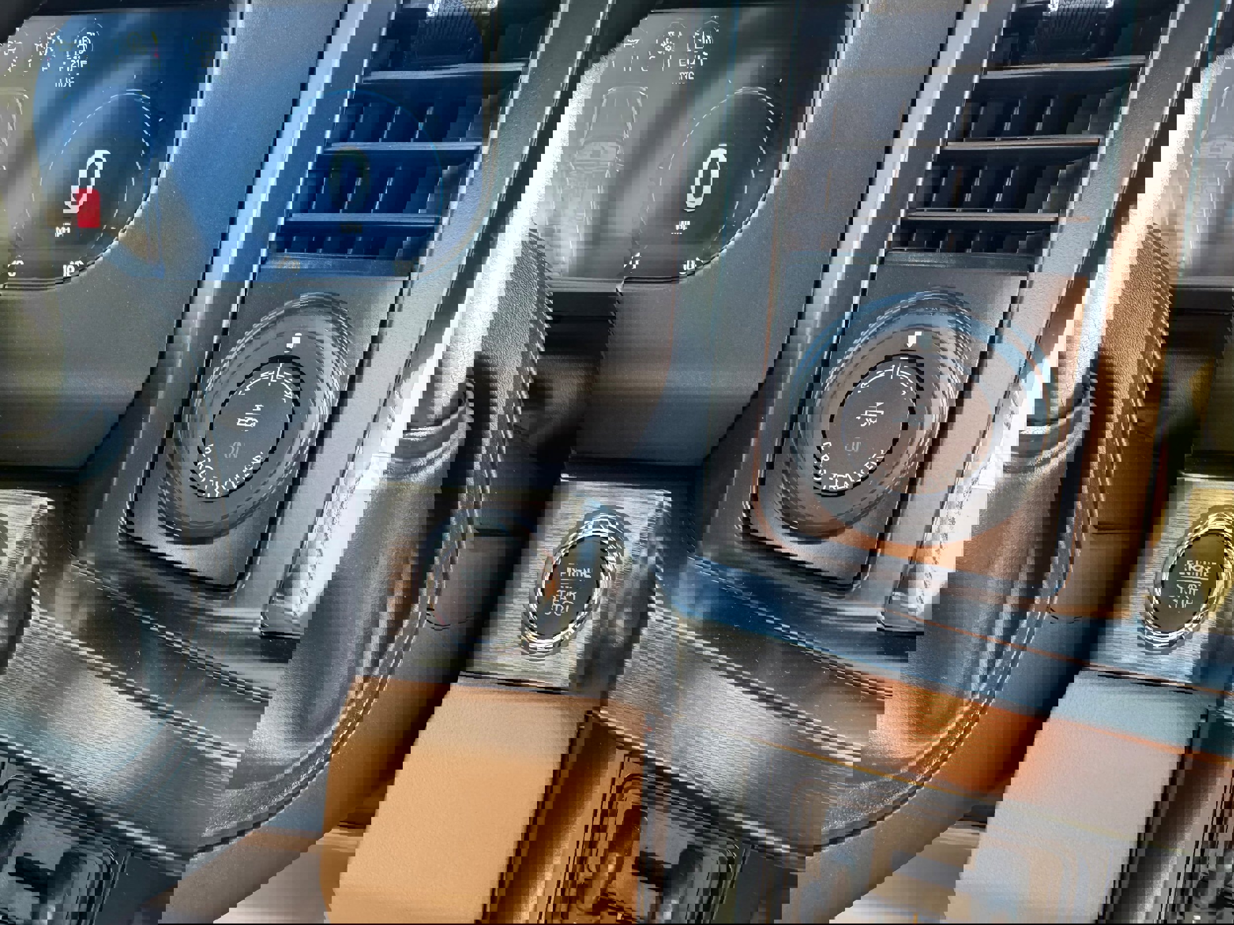 New 2026 Ford F350 Lariat w/ Lariat Premium Package image 27