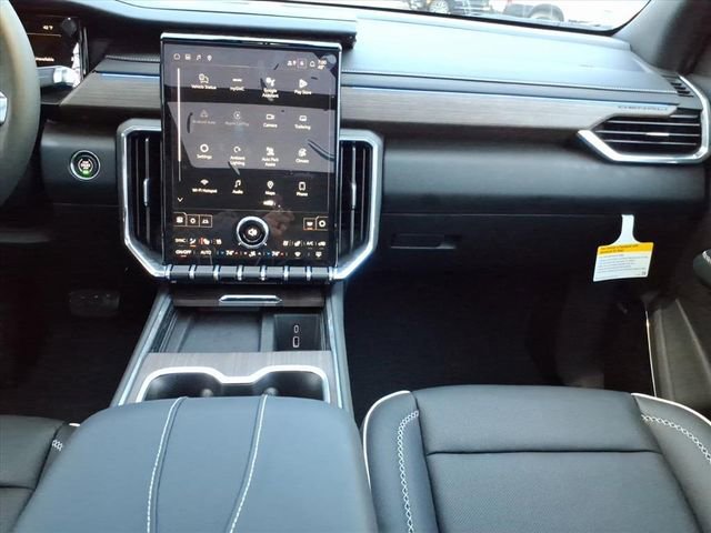 New 2026 GMC Acadia Denali w/ Super Cruise Package image 18