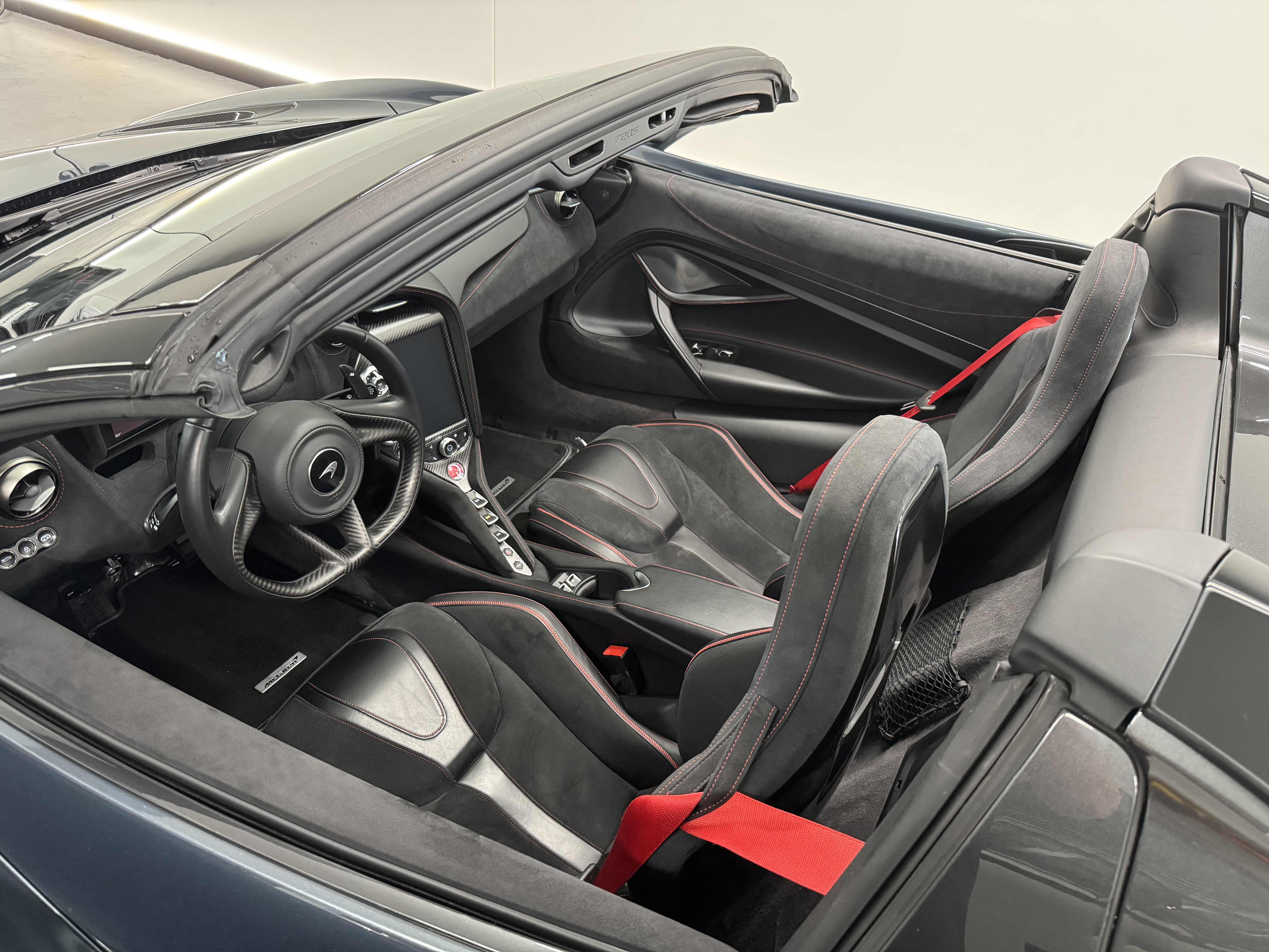 Used 2022 McLaren 720S Spider RWD image 18