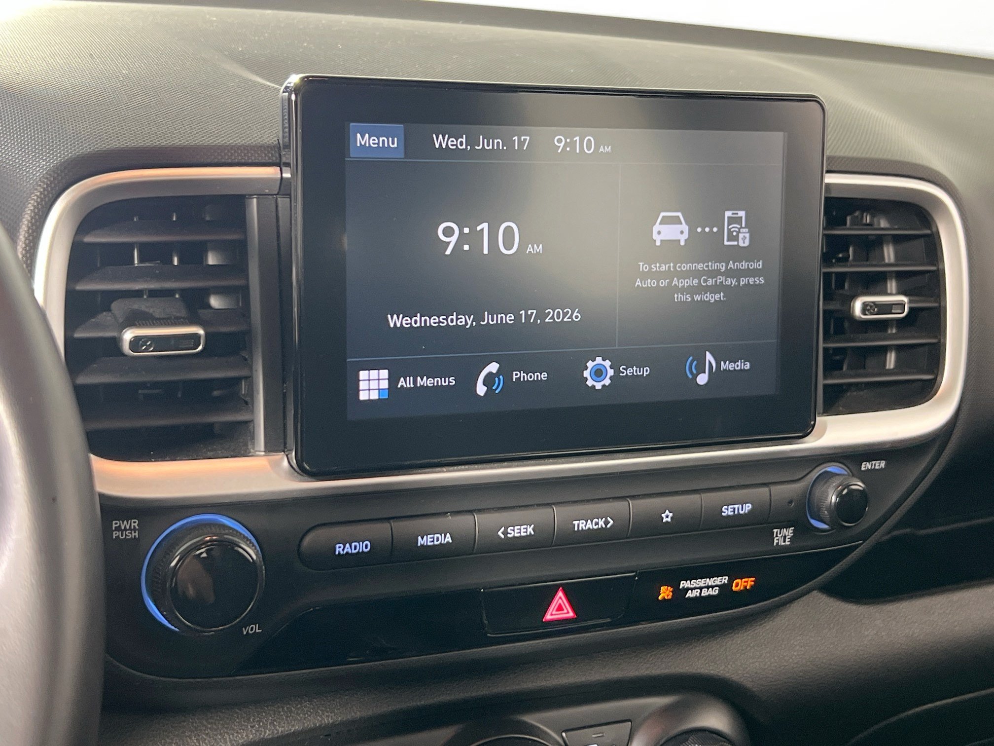 Used 2024 Hyundai Venue SEL FWD image 14