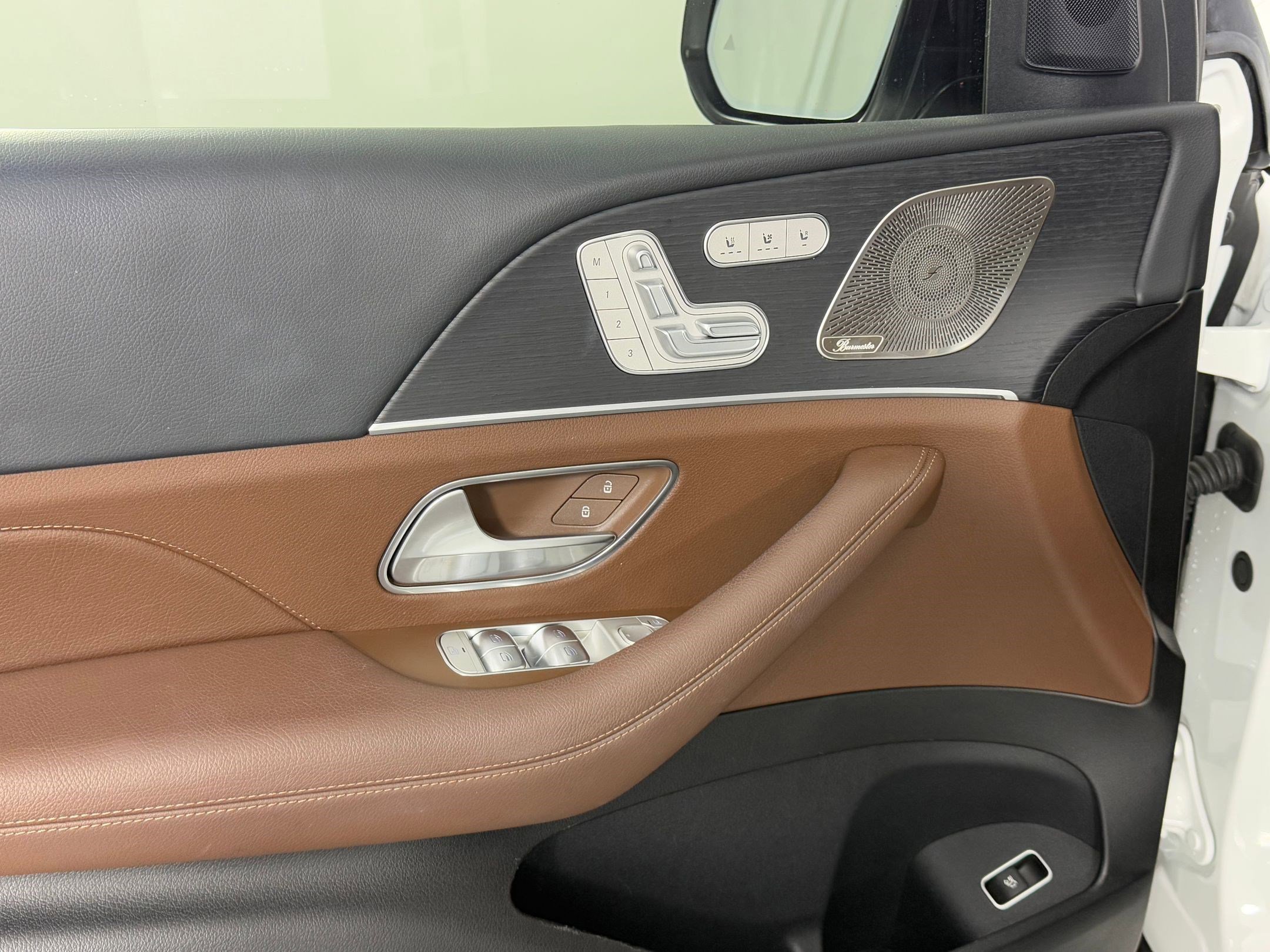 Used 2024 Mercedes-Benz GLS 450 4MATIC image 15
