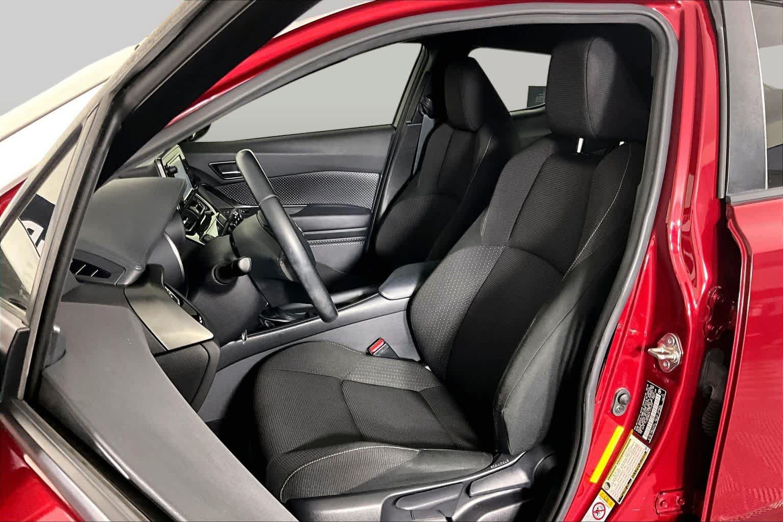 Used 2018 Toyota C-HR XLE FWD image 8