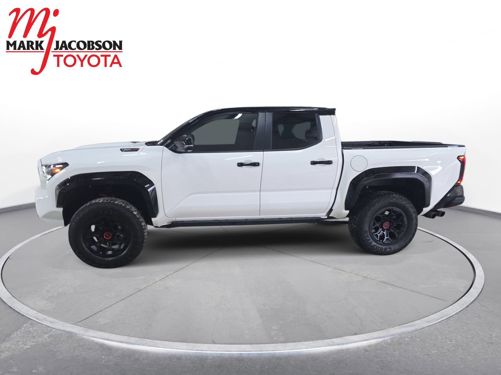 Used 2024 Toyota Tacoma TRD Pro AWD/4WD image 8