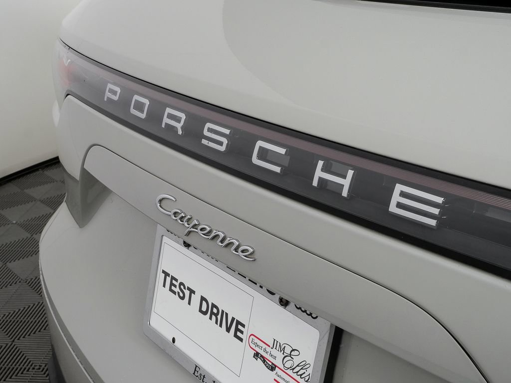 Used 2020 Porsche Cayenne image 38
