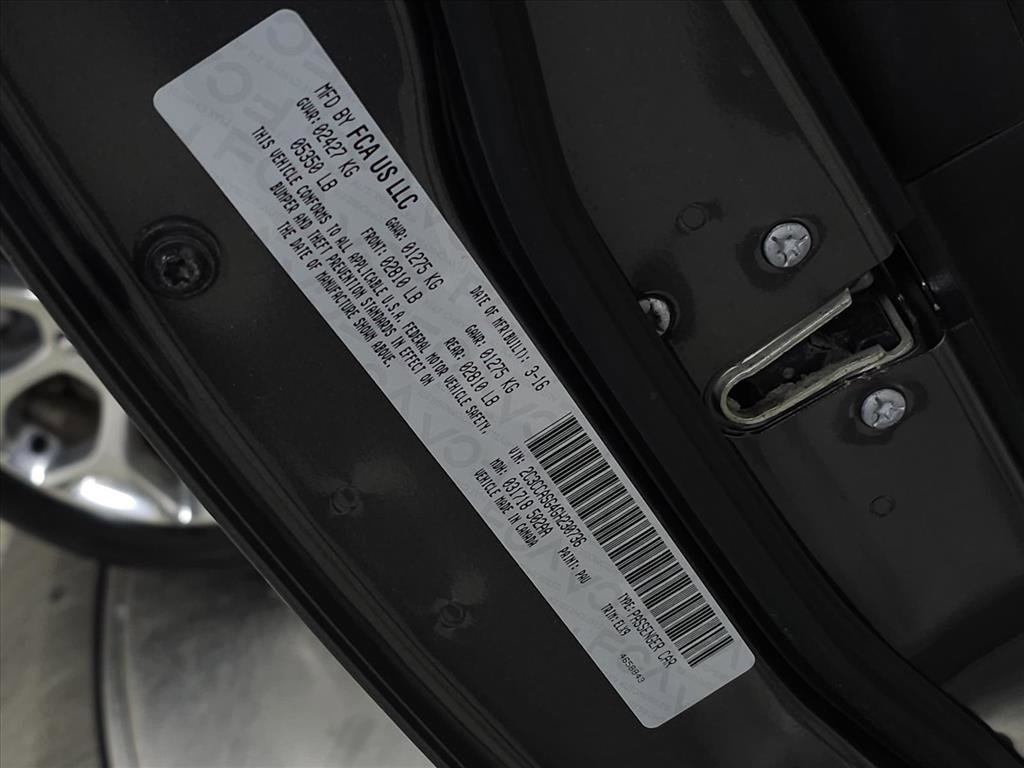 Used 2016 Chrysler 300 C Platinum w/ Safetytec Plus Group image 32