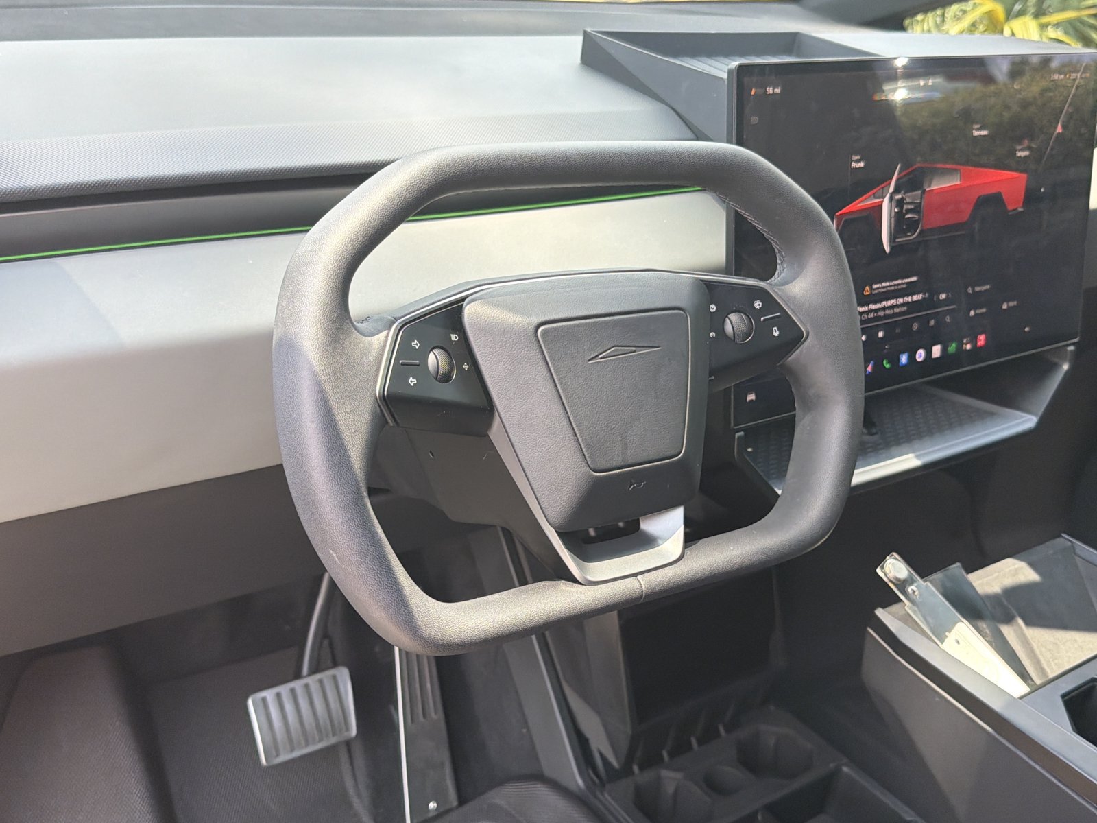 Used 2025 Tesla Cybertruck AWD Crew Cab image 16