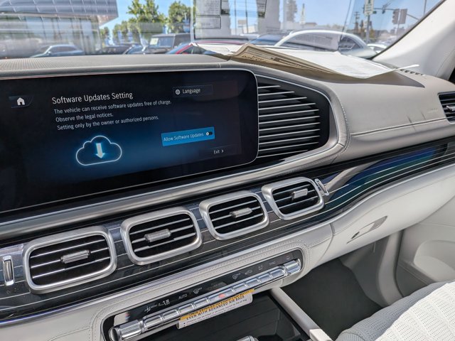 New 2026 Mercedes-Benz Maybach GLS 600 4MATIC image 13