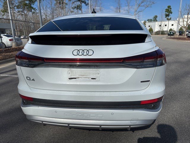 Used 2024 Audi Q4 e-tron Prestige image 12