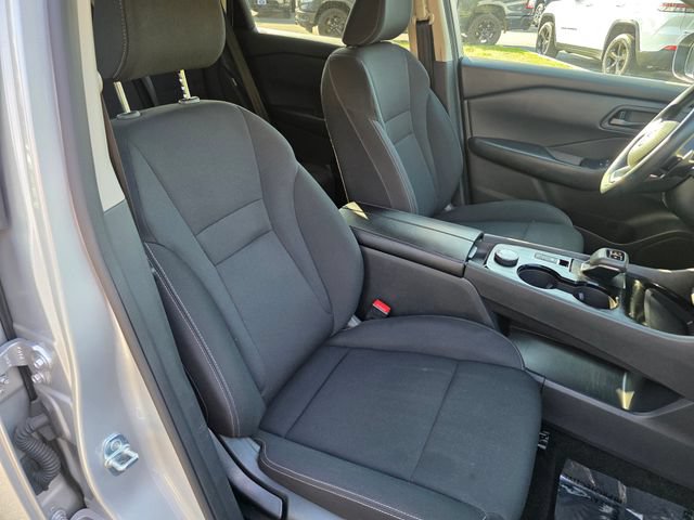Used 2024 Nissan Rogue S AWD/4WD image 11