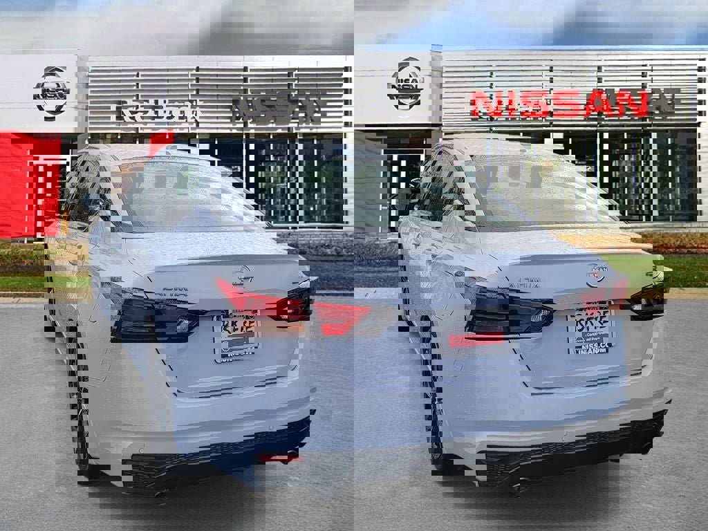 Certified 2024 Nissan Altima 2.5 SR image 6