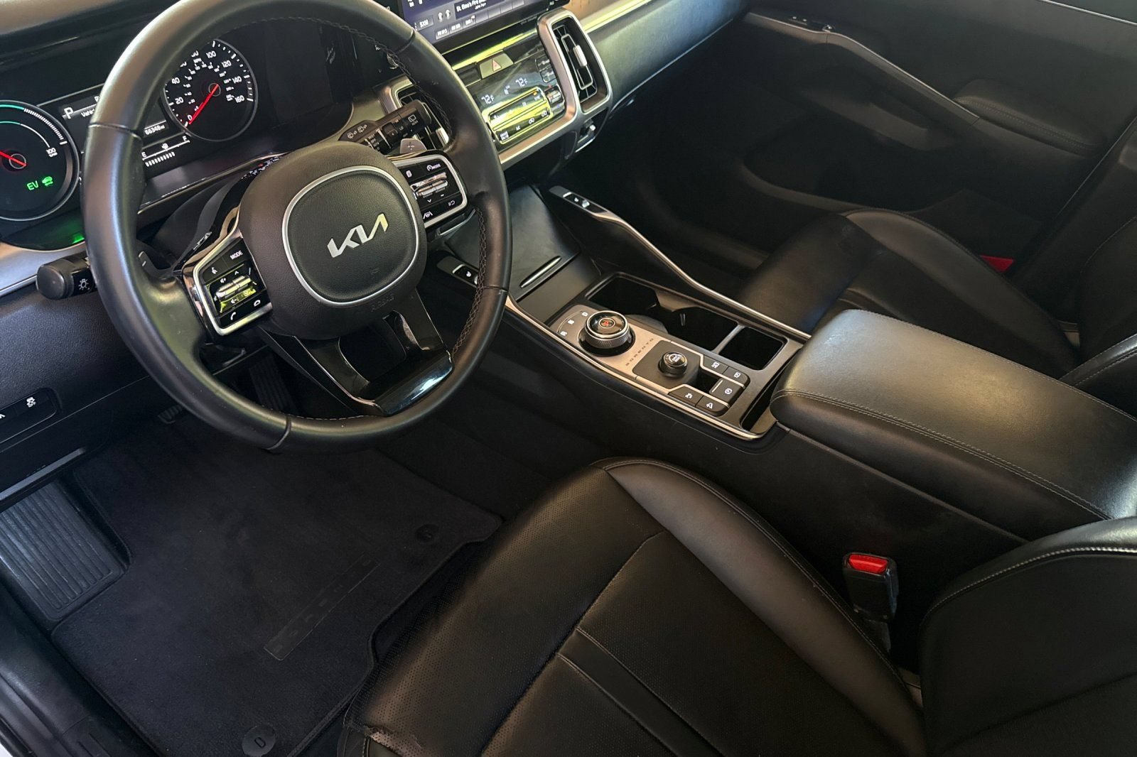 Used 2022 Kia Sorento S FWD image 11