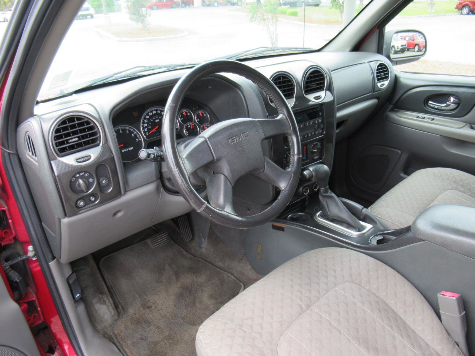 Used 2004 GMC Envoy XUV SLE w/ 1SB Preferred Equipment Group AWD/4WD image 16